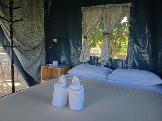 VIP Tent (Breakfast and Dinner Included)