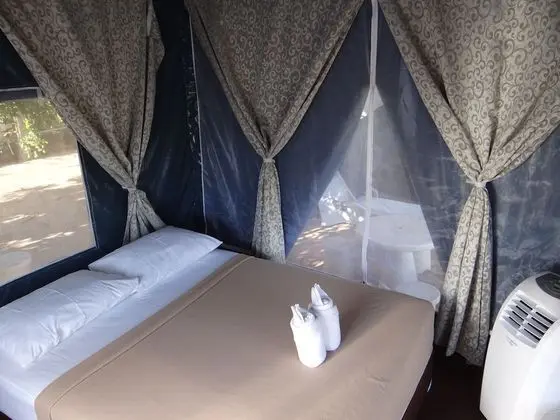 VIP Tent (Breakfast and Dinner Included)