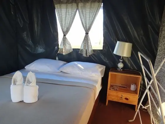 VIP Tent (Breakfast and Dinner Included)