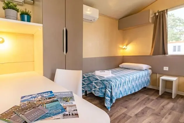 Basic Karavan, 2 Tek Kişilik Yatak, Özel Banyo