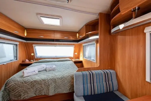 Basic Karavan, 2 Yatak Odası (Caravan Burstner)