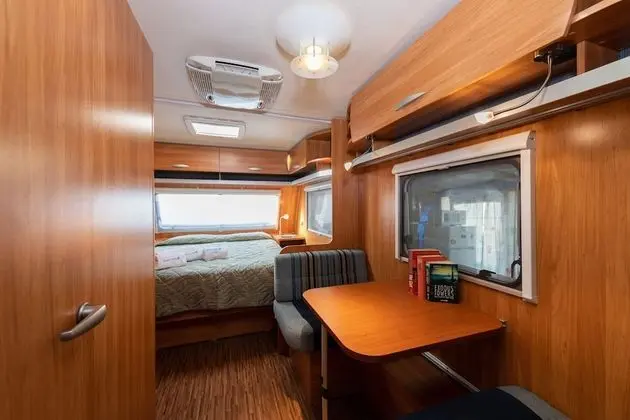 Basic Karavan, 2 Yatak Odası (Caravan Burstner)