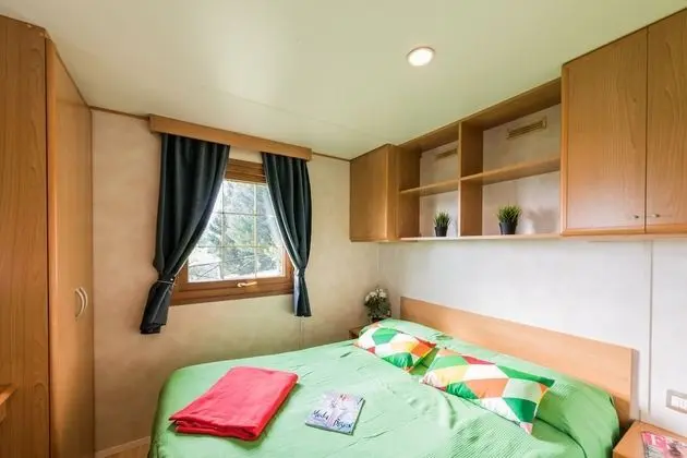 Karavan, 2 Yatak Odası, Bahçe Manzaralı