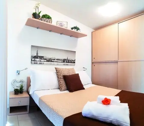 Karavan (4 adults)