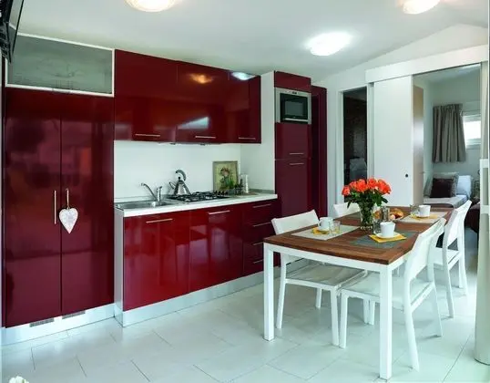 Karavan (4 adults)