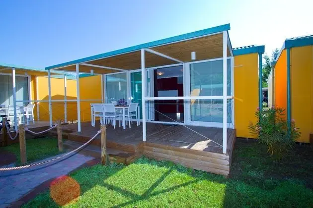 Karavan (4 adults)