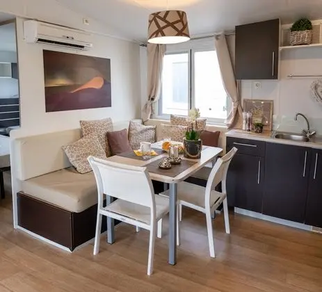 Karavan (6 adults)
