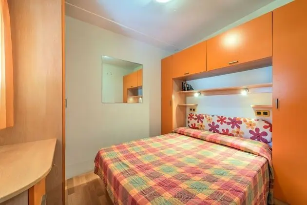 Family Karavan (3 Adults + 2 Children)