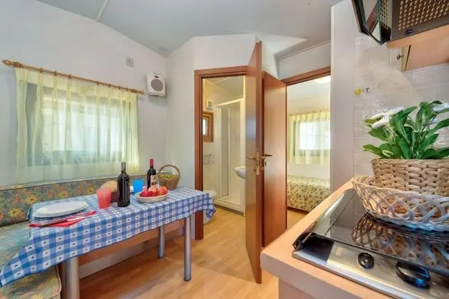 Standard Karavan (3 Adults + 1 Child)