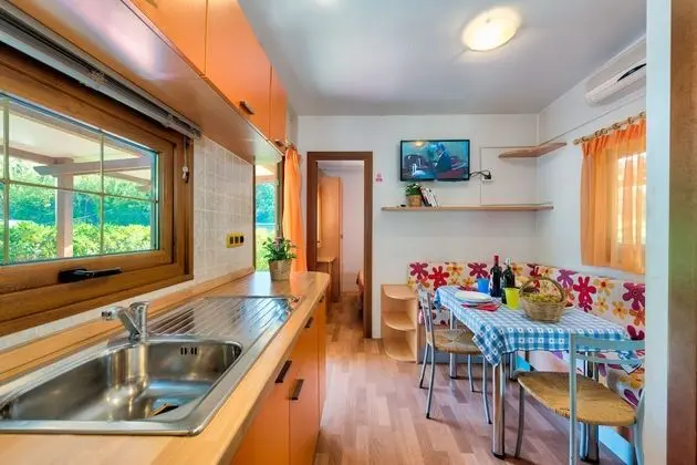 Standard Karavan (3 Adults + 1 Child)