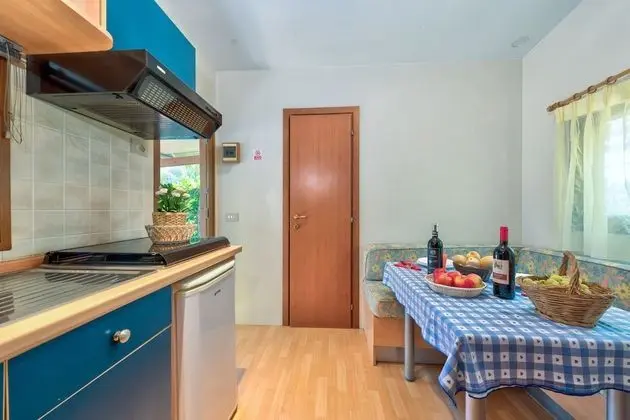 Standard Karavan (3 Adults + 1 Child)