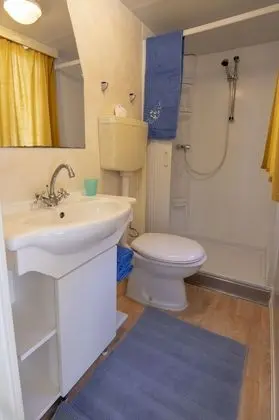 Karavan, 2 Yatak Odası, Küçük Mutfak (Shell)