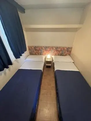 Standard Karavan, Teras