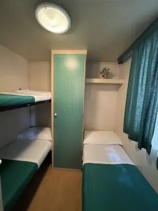 Standard Karavan, Teras