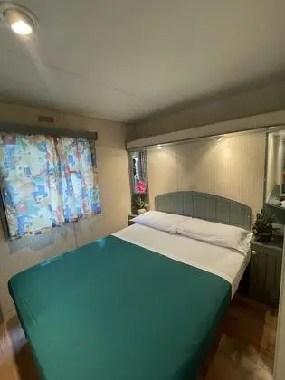 Standard Karavan, Teras