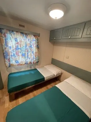 Standard Karavan, Teras