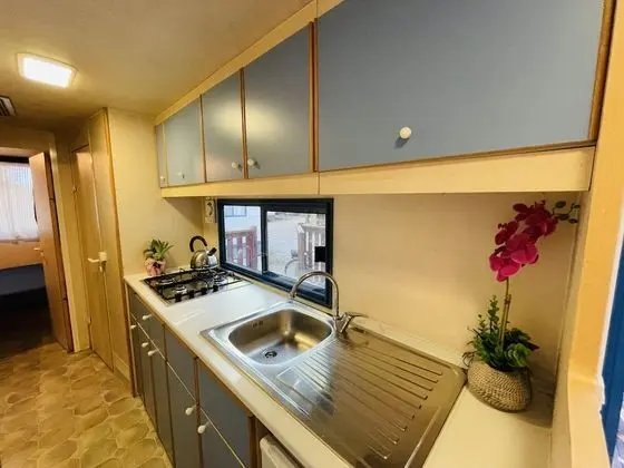 Standard Karavan, Teras