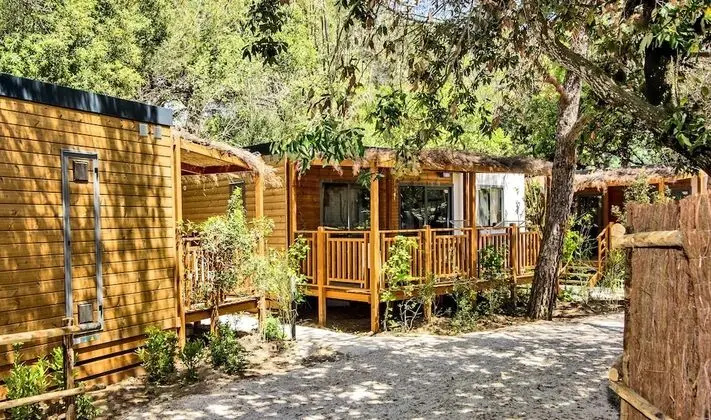 Deluxe Karavan