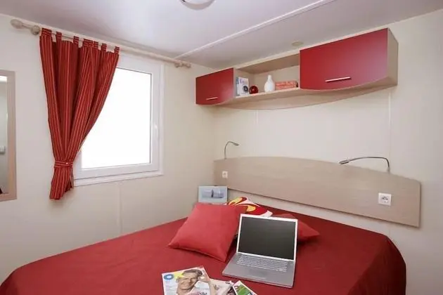 Superior Karavan, 2 Yatak Odası, 2 Banyolu, Havuz Kenarı