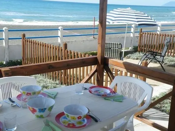 Karavan, 1 Büyük (Queen) Boy Yatak ve Çekyat, Veranda (ADRIA)