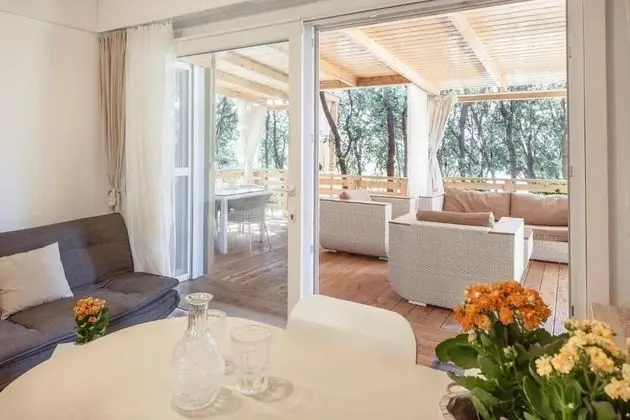 Villa Prestige with Jacuzzi - Seaside