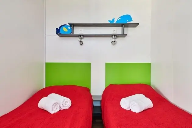 Karavan, 2 Yatak Odası, Havuz Kullanımı