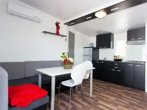 Karavan, 3 Yatak Odası, Havuz Kullanımı