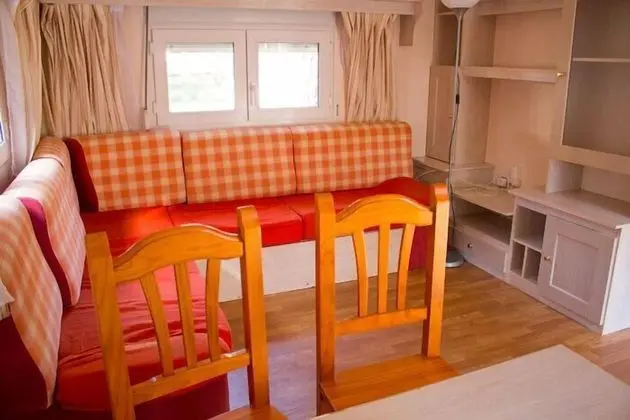 Karavan, 2 Yatak Odası, Teras (4 Pax)