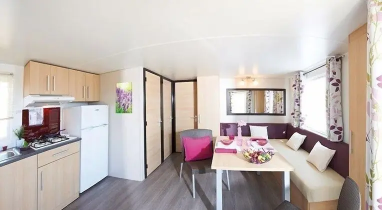 Kır Evi, 2 Yatak Odası (Loggia - Bord de Lac - 4/6 Pers)