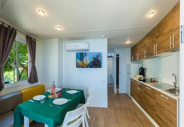 Karavan, Veranda, Göl Manzaralı