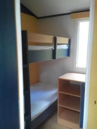 Karavan (sans sanitaires et sans eau)