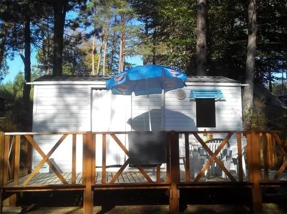 Karavan (sans sanitaires et sans eau)