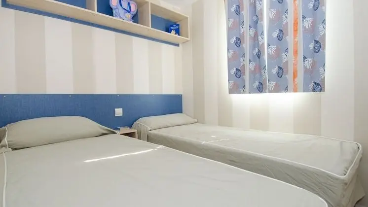 Karavan, 2 Yatak Odası, Dağ Manzaralı (Queen)