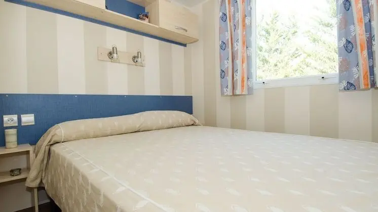 Karavan, 2 Yatak Odası, Dağ Manzaralı (Queen)