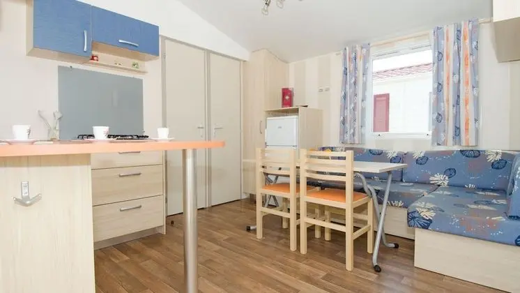 Karavan, 2 Yatak Odası, Dağ Manzaralı (Queen)