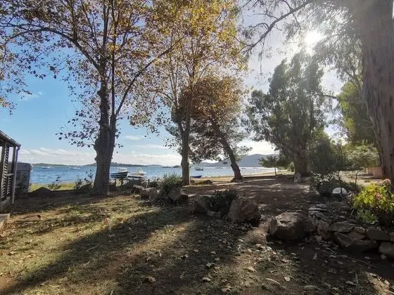 Dağ Evi, Banyolu/Duşlu (ombragés)