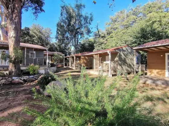 Dağ Evi, Banyolu/Duşlu (ombragés)