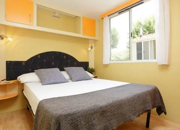 Karavan (Charme AC)
