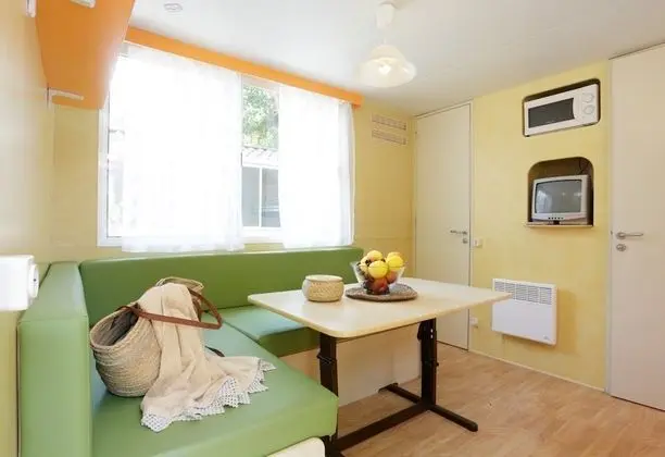 Karavan (Charme AC)