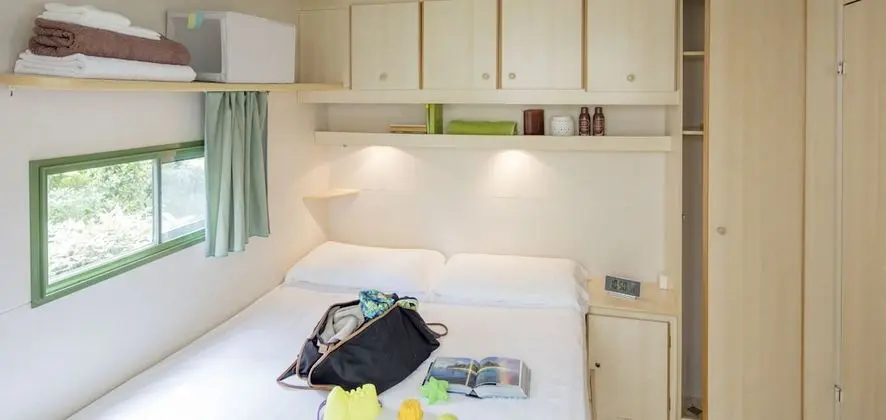 Basic Karavan (3 Adults + 2 Children)