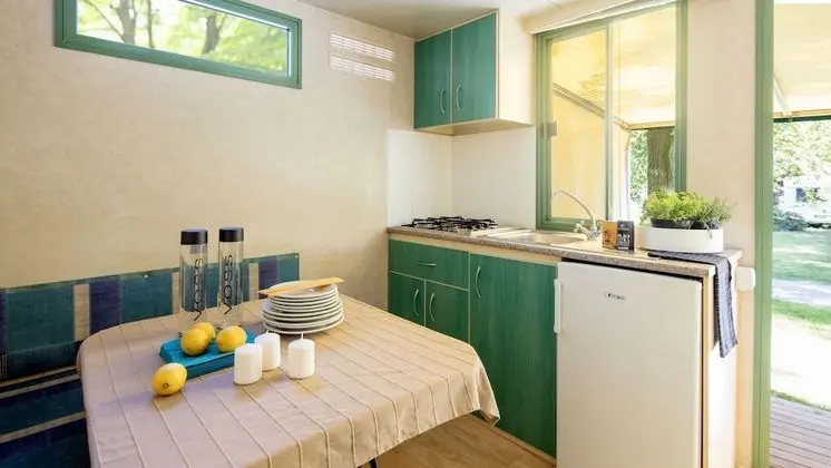 Standard Karavan (5 People with Air Conditioning)