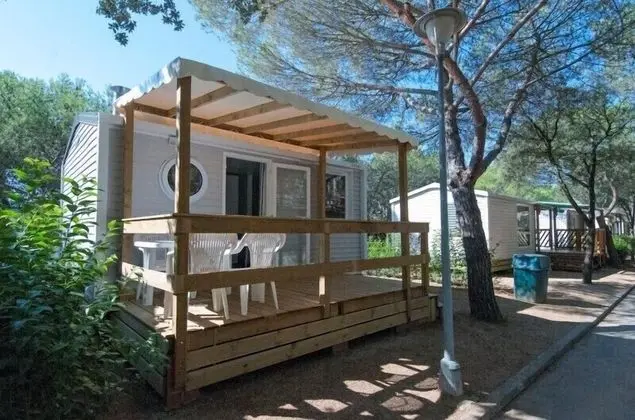 Karavan (2 adults + 2 children - A/C)