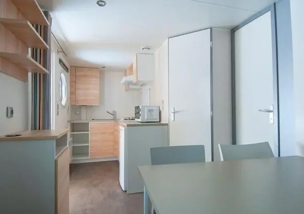 Karavan (2 adults + 2 children - A/C)
