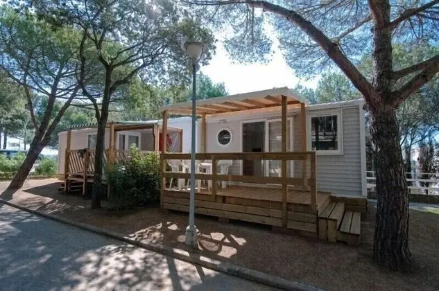 Karavan (2 adults + 2 children - A/C)