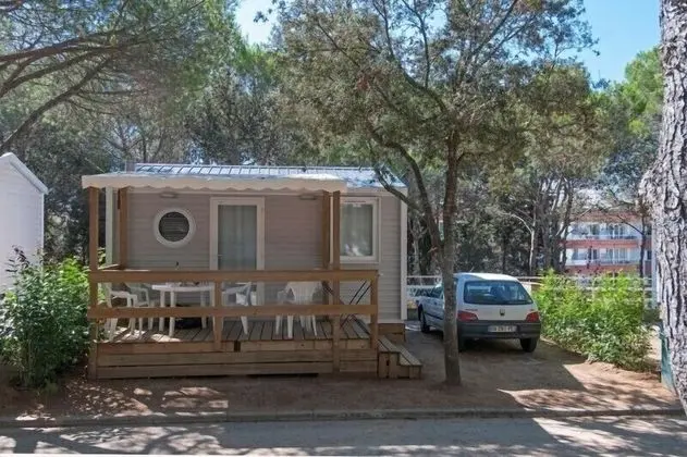 Karavan (2 adults + 2 children - A/C)