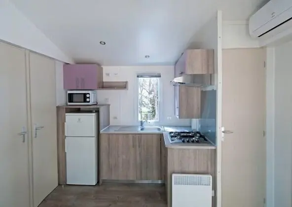 Karavan (4 adults + 2 children - A/C)