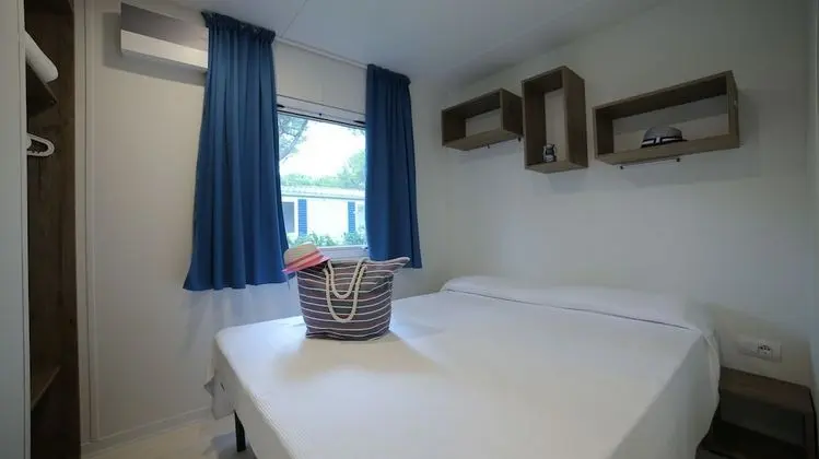 Karavan (2 adults)