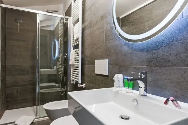 Superior Tek Büyük veya İki Ayrı Yataklı Oda