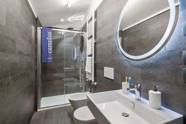 Superior Tek Büyük veya İki Ayrı Yataklı Oda