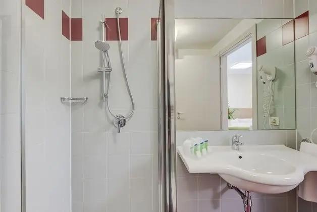 Classic Büyük Yataklı Tek Kişilik Oda